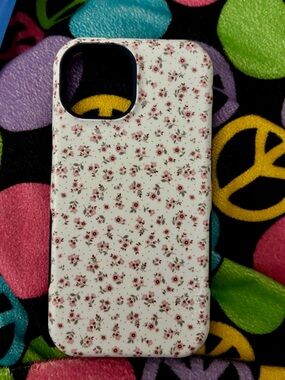 iPhone 15 cottage charm/ cottagecore case (casely)